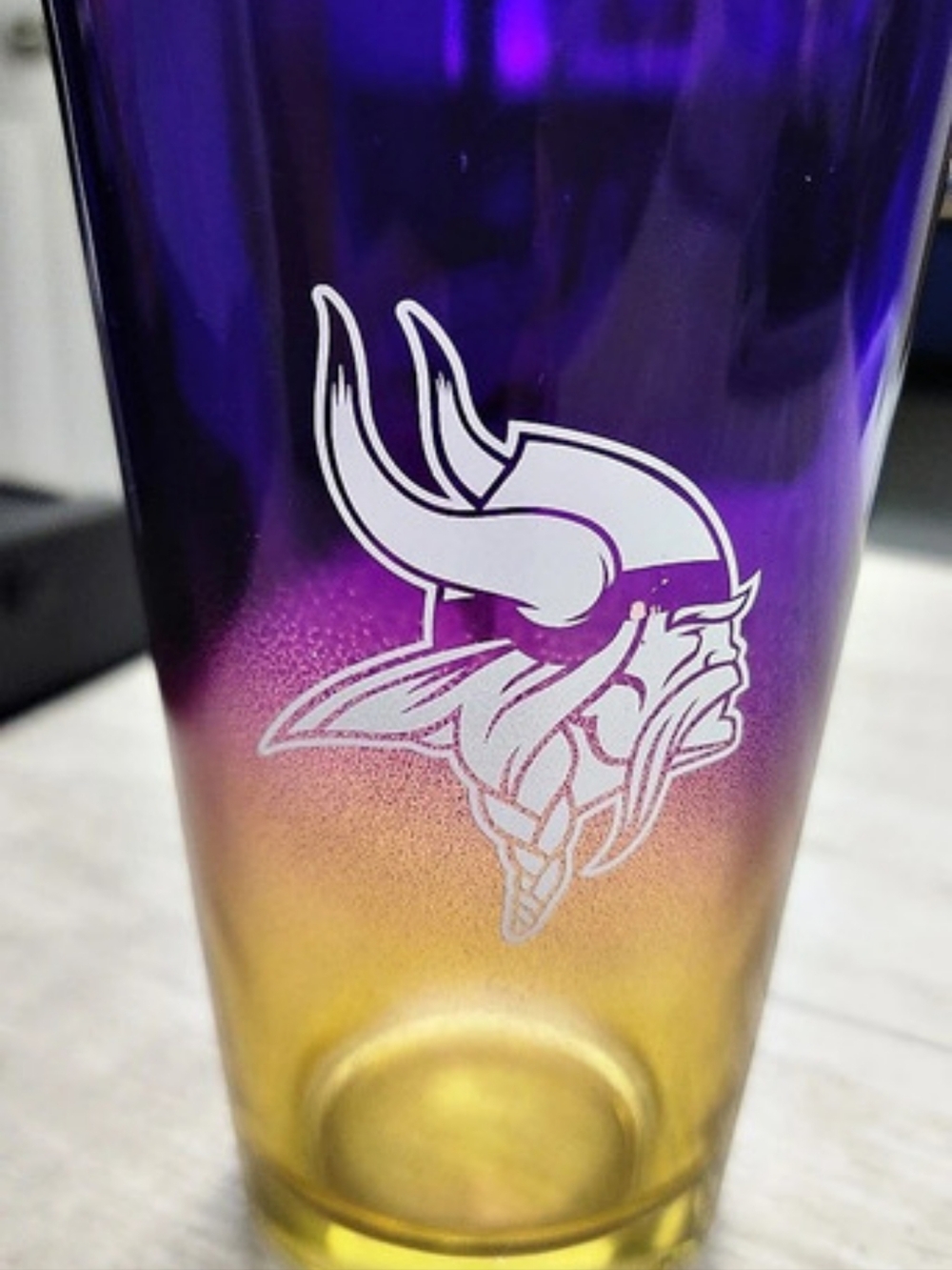 National Football League Minnesota Vikings 16oz Ombre Pint Glass